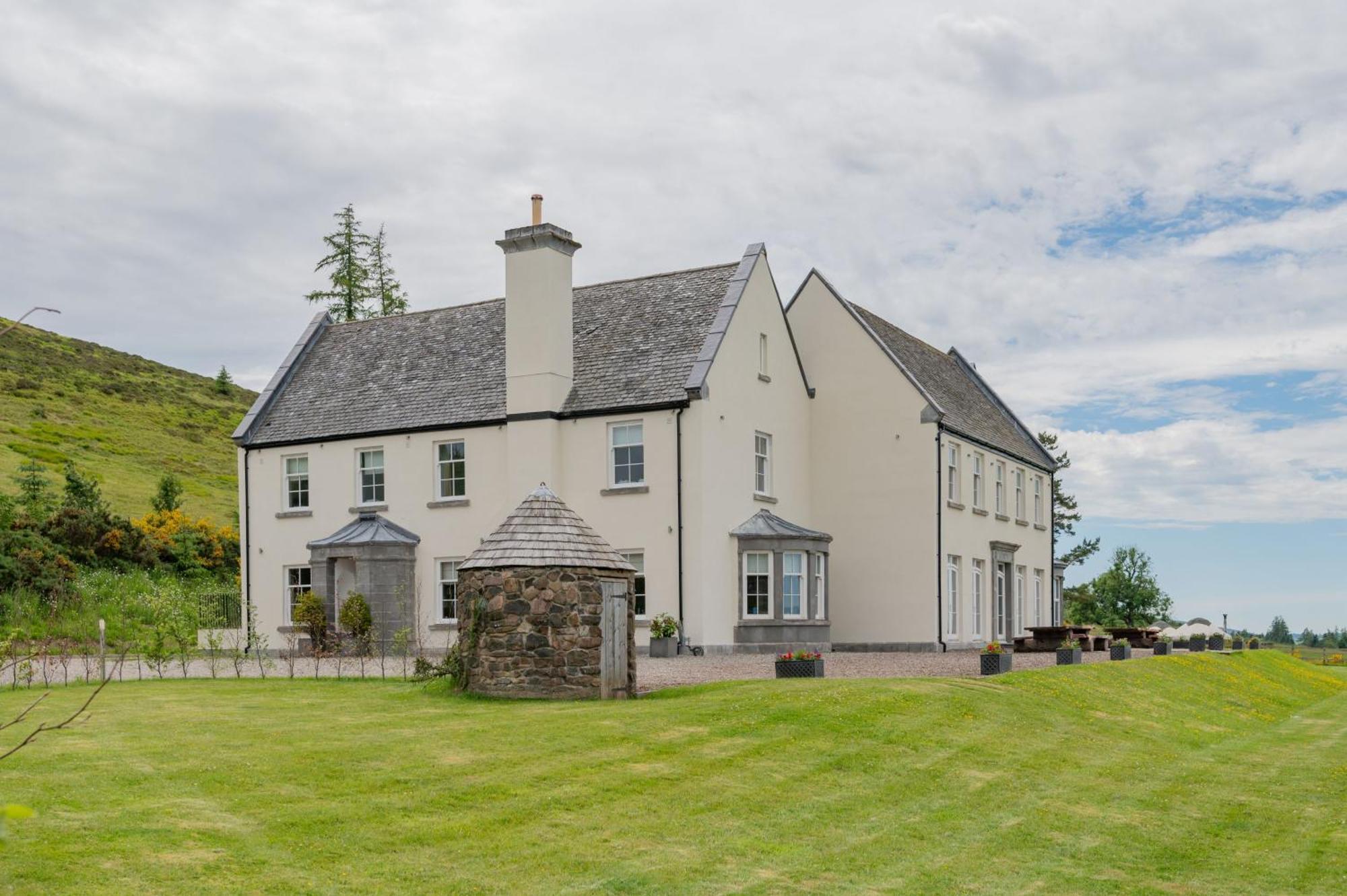 Alexander House 18 - East Wing - Self Catering Villa Auchterarder Exterior photo